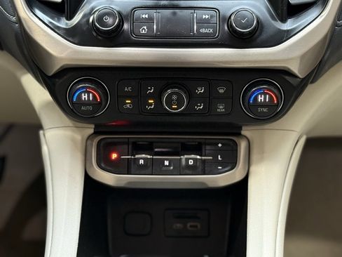 Used 2020 GMC Acadia Denali image 27