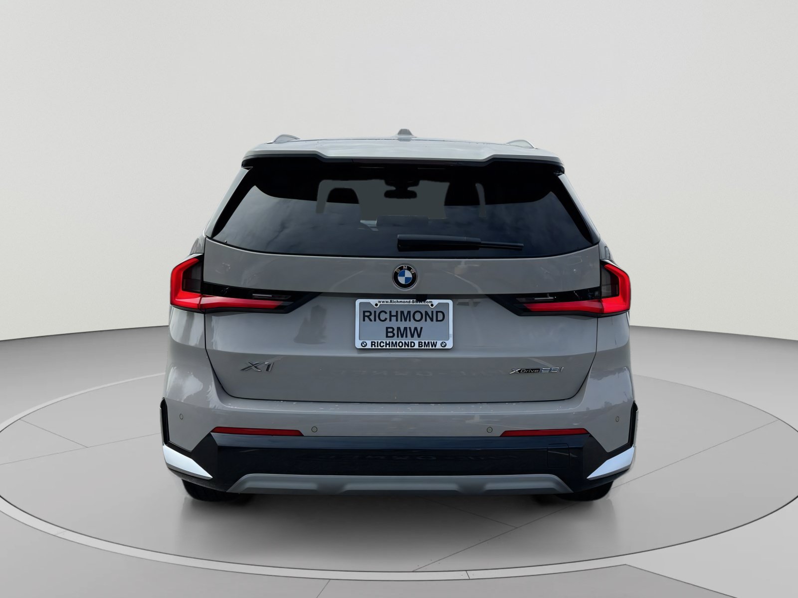 New 2026 BMW X1 xDrive28i w/ Convenience Package AWD/4WD image 4