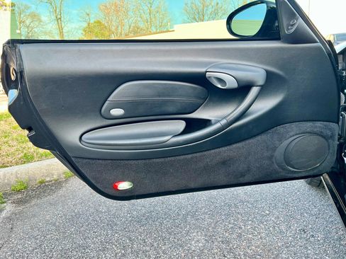 Used 2004 Porsche Boxster image 36