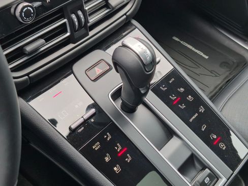 Certified 2026 Porsche Macan AWD/4WD image 20