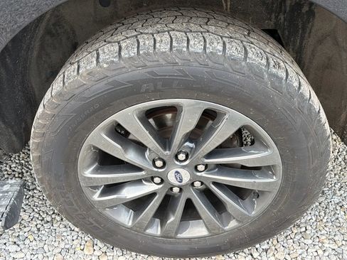 Used 2021 Ford Expedition Max Limited image 2