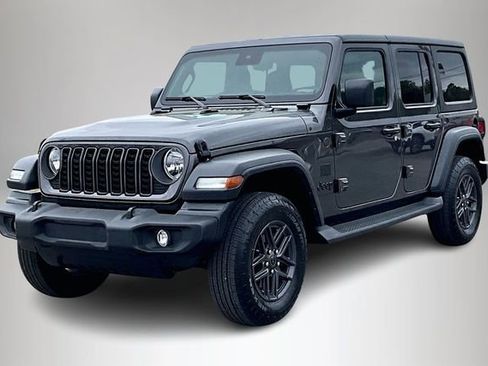 Used 2024 Jeep Wrangler Unlimited Sport AWD/4WD image 2