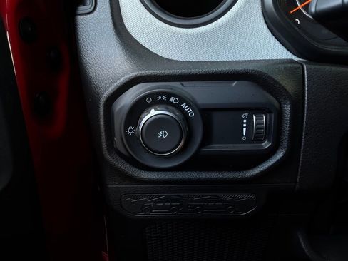 Used 2025 Jeep Wrangler Unlimited Sport AWD/4WD image 17