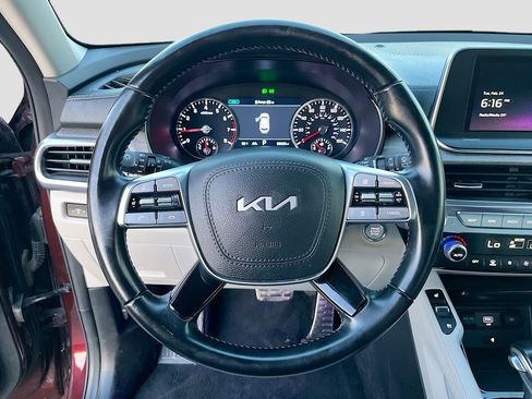 Used 2022 Kia Telluride SX w/ Towing Package FWD image 11