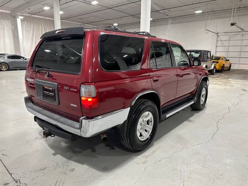 Used 2000 Toyota 4Runner SR5 AWD/4WD image 5
