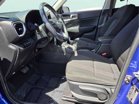 Used 2021 Hyundai Venue SEL FWD image 10