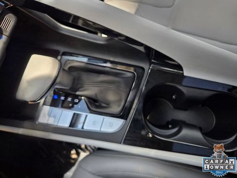 Used 2025 Hyundai Elantra Limited FWD image 36