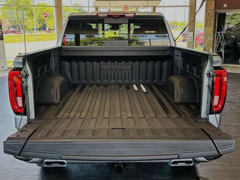 Used 2026 GMC Sierra 1500 AT4 w/ Technology Package AWD/4WD image 11