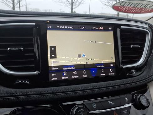 Certified 2020 Chrysler Pacifica Limited image 15