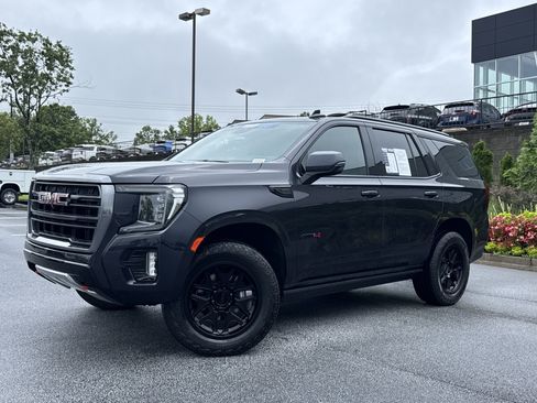 Used 2024 GMC Yukon AT4 w/ AT4 Premium Package AWD/4WD image 5