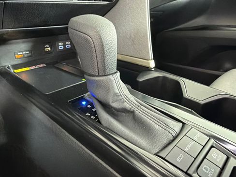 Used 2026 Toyota Camry LE image 30