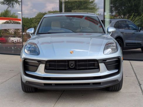 Certified 2026 Porsche Macan AWD/4WD image 6