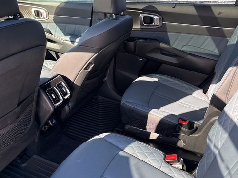 Certified 2025 Kia Sorento SX Prestige image 10