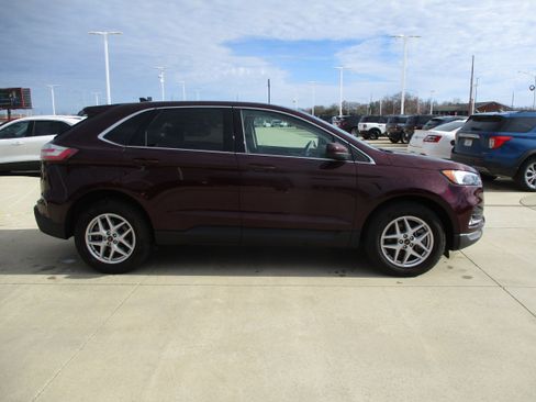 Used 2024 Ford Edge SEL w/ Convenience Package image 7
