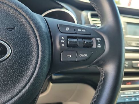 Used 2015 Kia Sedona EX w/ EX Premium Plus Package FWD image 19