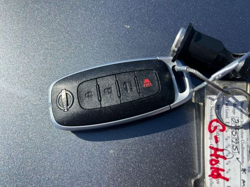 Used 2025 Nissan Sentra SV image 28