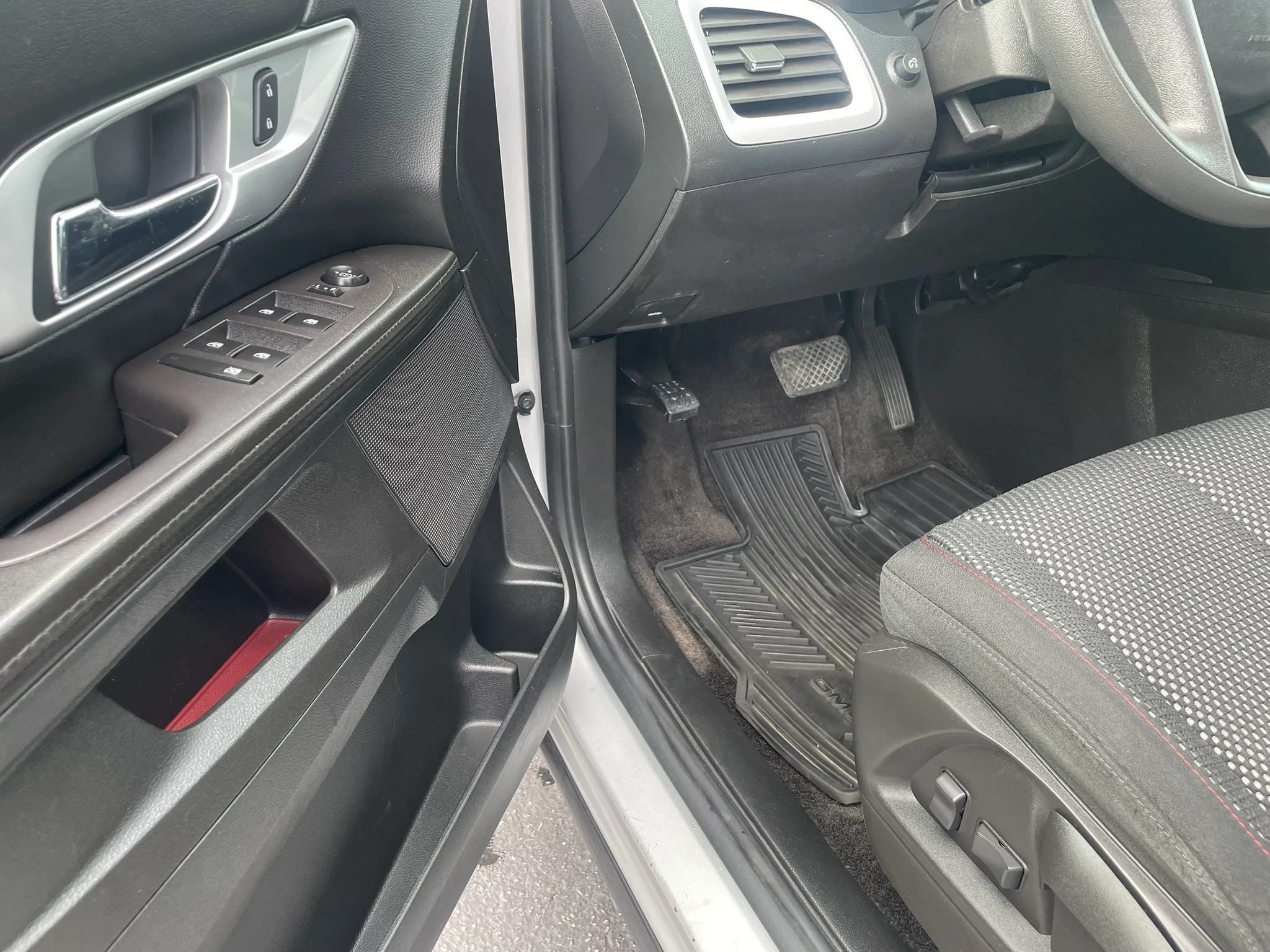 Used 2016 GMC Terrain SLE FWD image 10