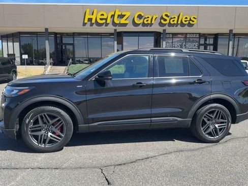 Used 2025 Ford Explorer ST-Line w/ ST-Line Street Pack AWD/4WD image 5