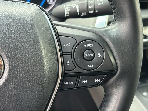 Used 2021 Toyota Venza XLE w/ Softex Package AWD/4WD image 20