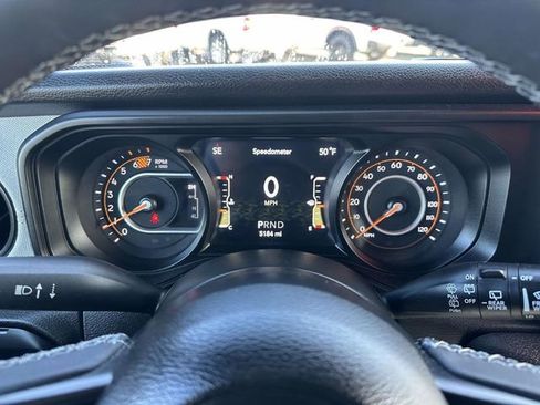 Used 2025 Jeep Wrangler Sport image 12