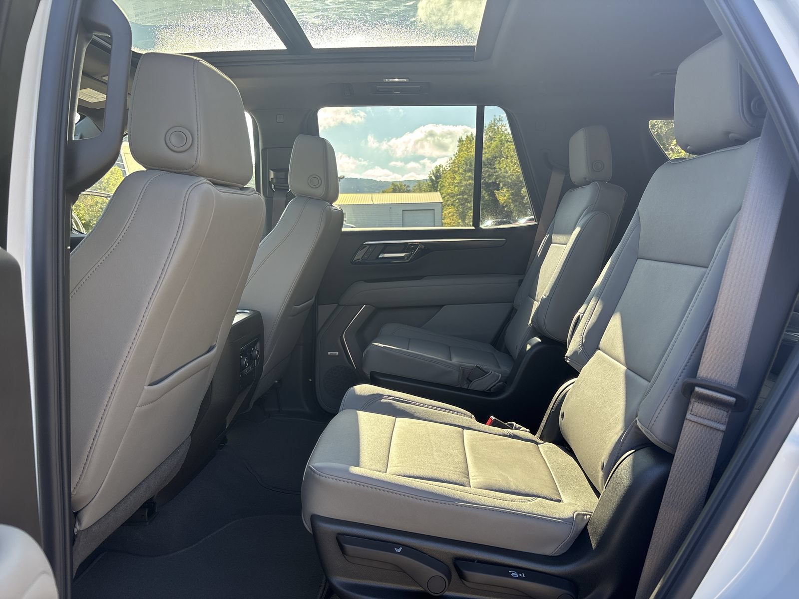 New 2027 Chevrolet Tahoe Z71 w/ Comfort Package AWD/4WD image 25