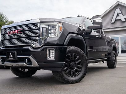 Used 2022 GMC Sierra 2500 Denali w/ Denali Black Diamond Edition
