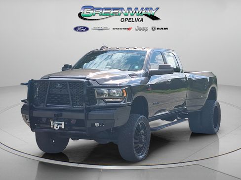 Used 2022 RAM 3500 Big Horn w/ Night Edition AWD/4WD image 3