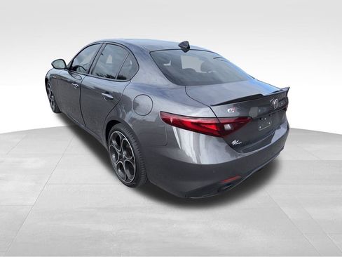 Used 2023 Alfa Romeo Giulia Veloce image 8