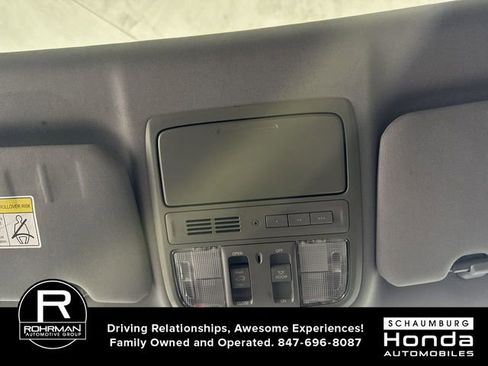 Used 2017 Honda CR-V Touring image 10