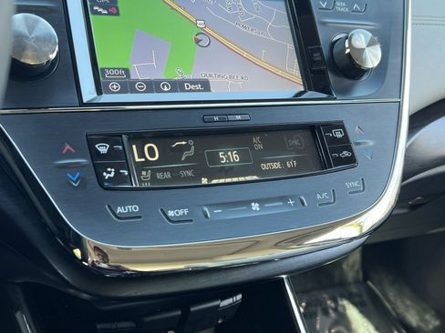 Used 2017 Toyota Avalon XLE FWD image 19