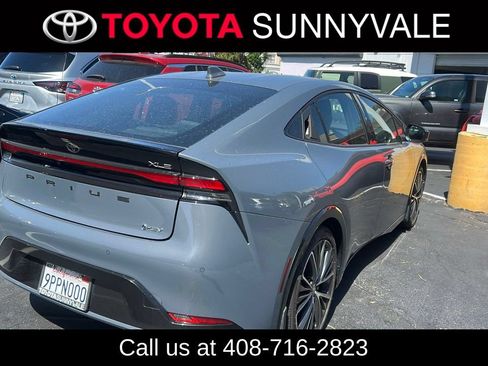 Used 2024 Toyota Prius XLE FWD image 2