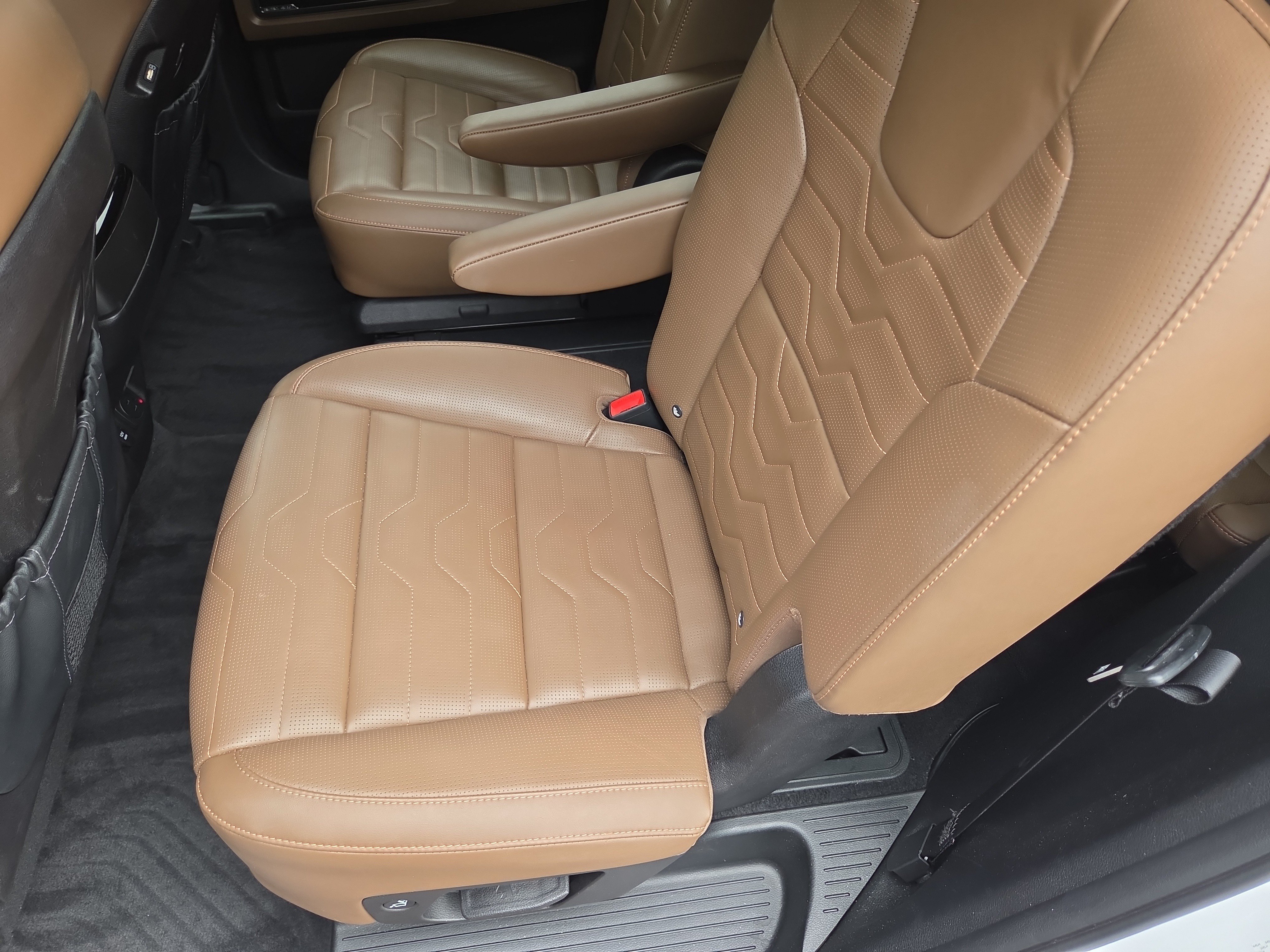 Used 2022 Kia Telluride SX w/ SX Prestige Package AWD/4WD image 22