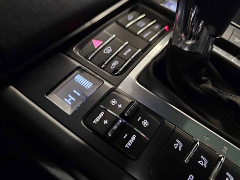 Used 2016 Porsche Macan Turbo w/ Premium Package Plus image 21