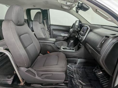 Used 2022 Chevrolet Colorado LT w/ Fleet Safety Package image 18