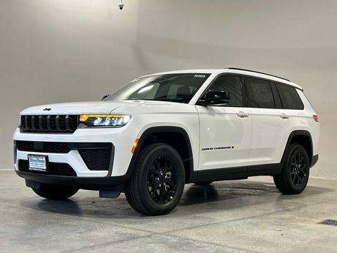 New 2026 Jeep Grand Cherokee L 4WD image 2