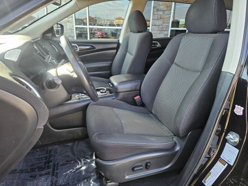 Used 2020 Nissan Pathfinder SV image 11