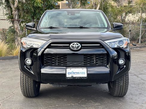 Used 2024 Toyota 4Runner SR5 AWD/4WD image 5