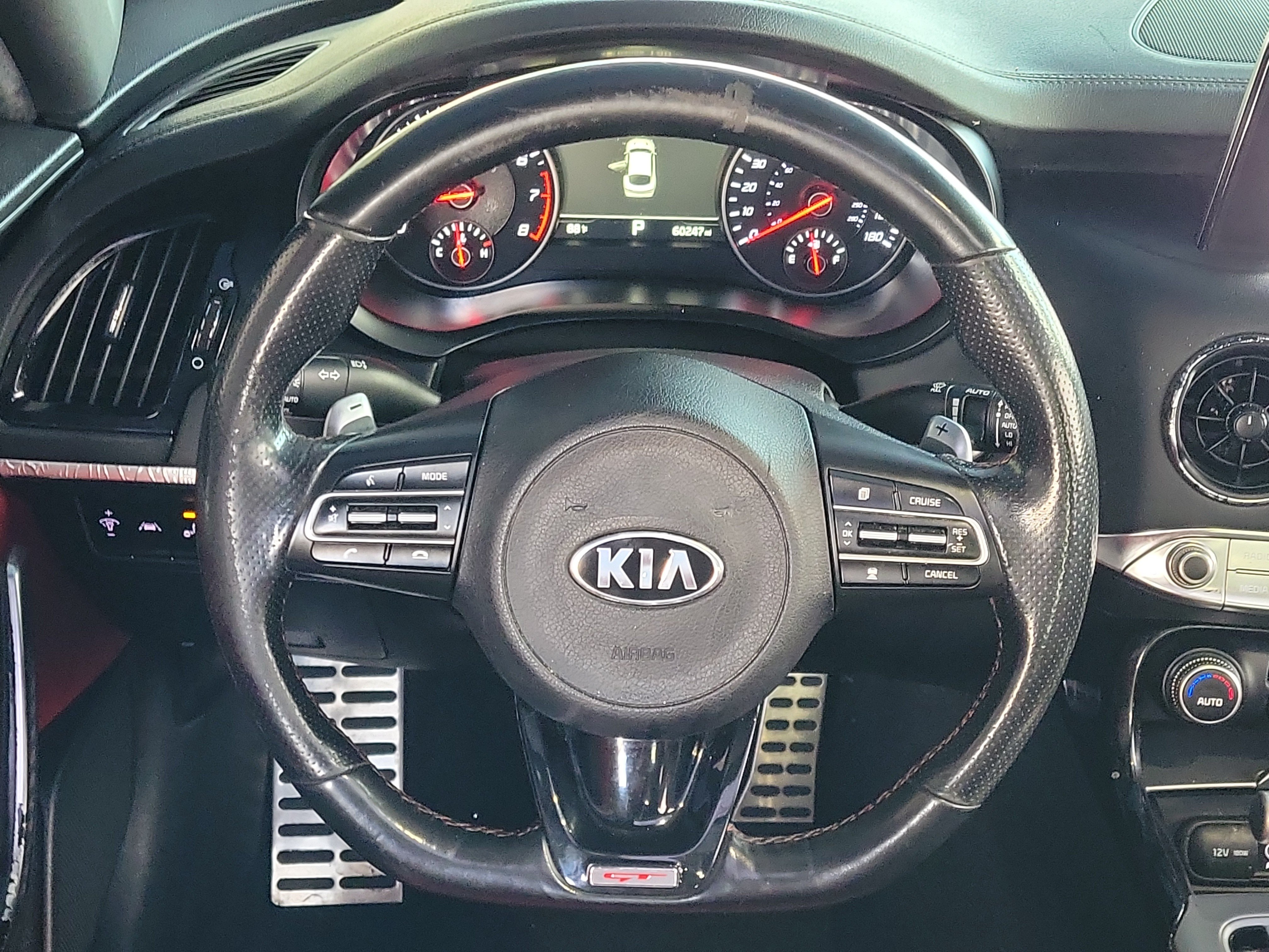 Used 2020 Kia Stinger GT1 RWD image 18