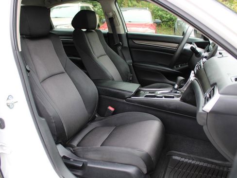 Used 2018 Honda Accord LX image 29