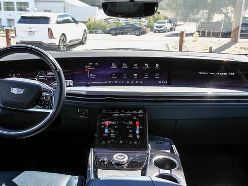 Used 2025 Cadillac Escalade IQ Sport 2 image 13