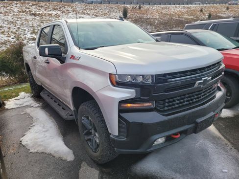 Used 2021 Chevrolet Silverado 1500 LT Trail Boss w/ Convenience Package II image 3