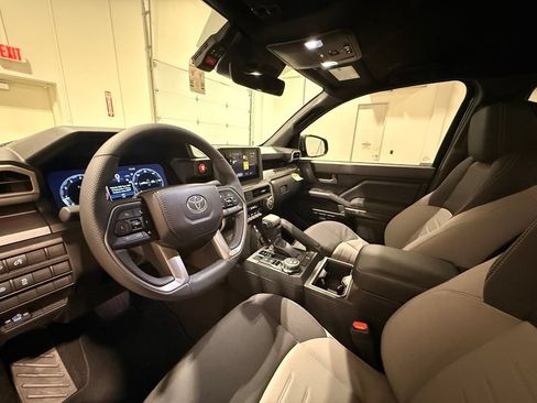 Used 2026 Toyota Tacoma TRD Off-Road AWD/4WD image 17