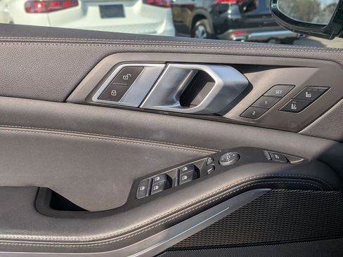 Used 2021 BMW X5 xDrive40i w/ M Sport Package image 13