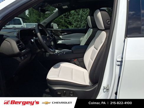 Certified 2026 Chevrolet Traverse High Country AWD/4WD image 12