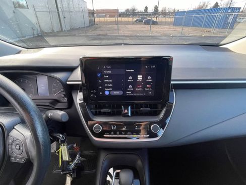 Used 2025 Toyota Corolla LE image 20