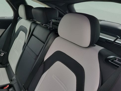 New 2026 Mercedes-Benz E 53 AMG e 4MATIC Wagon image 9