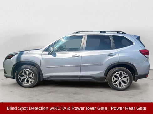 Used 2022 Subaru Forester Premium AWD/4WD image 2