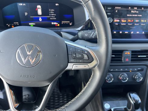 Certified 2022 Volkswagen Taos SE w/ IQ.Drive SE Package image 19