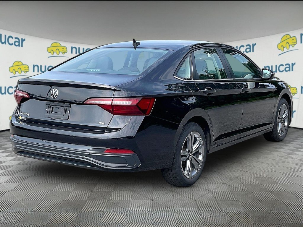 Used 2024 Volkswagen Jetta SE FWD image 6