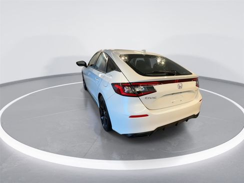 Used 2023 Honda Civic Sport image 5